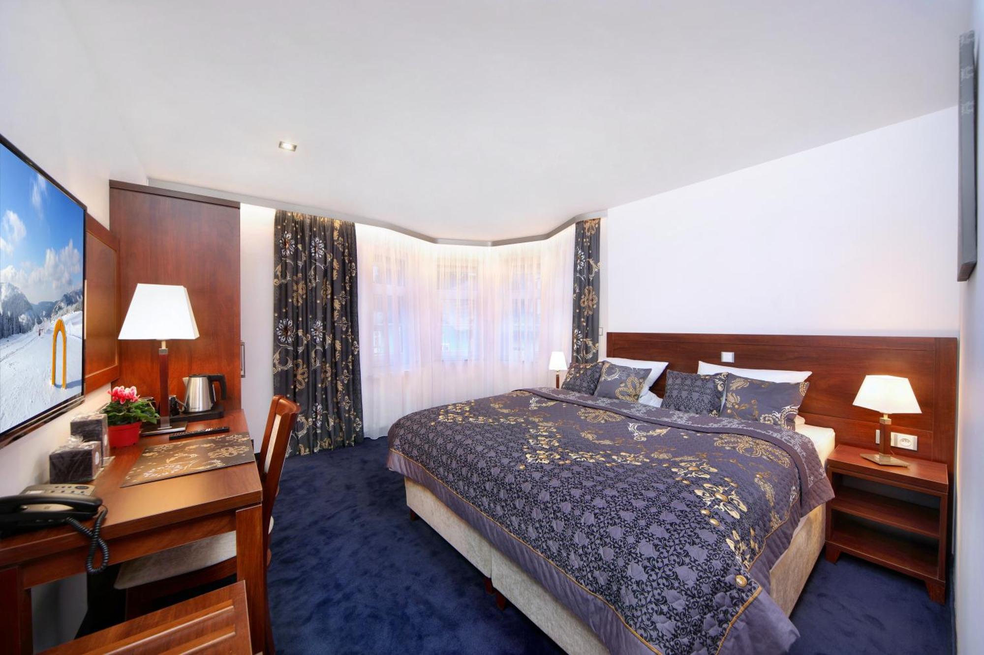 Hotel 1920 4*