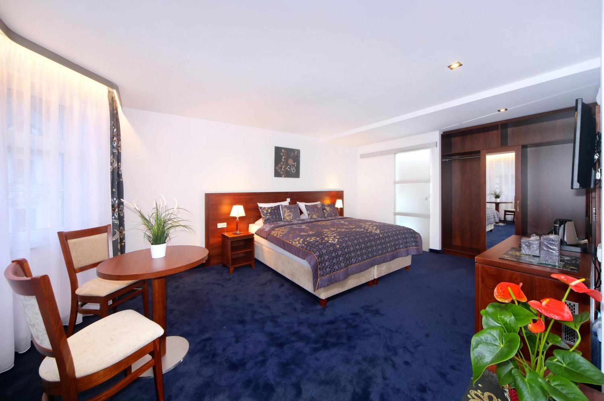 Hotel 1920 4*